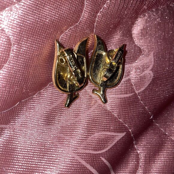 Signed 1950s Crown Trifari Designer Leaf Tulip Earrings Green Gold Tone - Picture 7 of 9